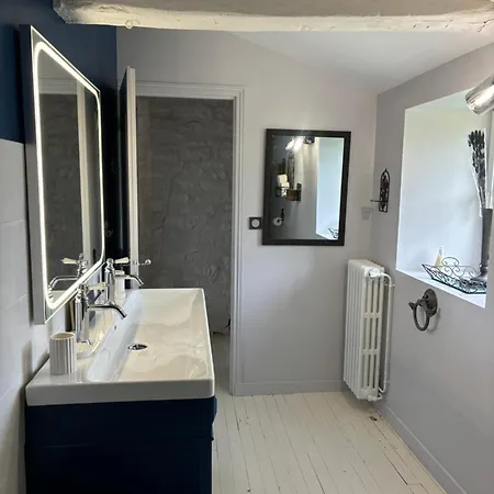 Au Clos Des Hirondelles Bed & Breakfast 3*