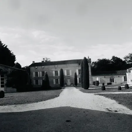 Au Clos Des Hirondelles Panzió Chail